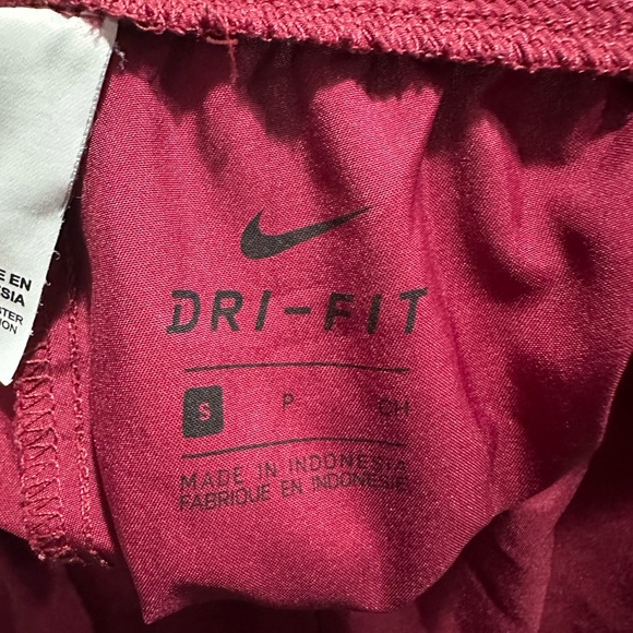 Nike Men Boys Small Maroon Dri-Fit Athletic Workout Gym Shorts - Picture 2 of 6